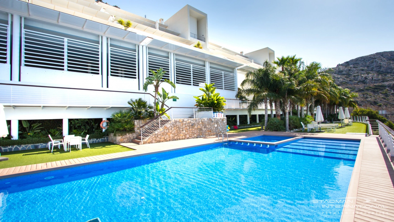 Exceptional Corner Apartment with Panoramic Sea Views