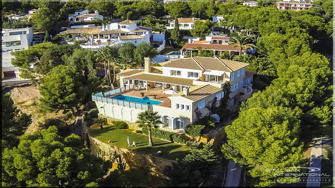 Elegante Villa mit tollem blick und privatem Zugang zum Don-Cayo-Golfplatz