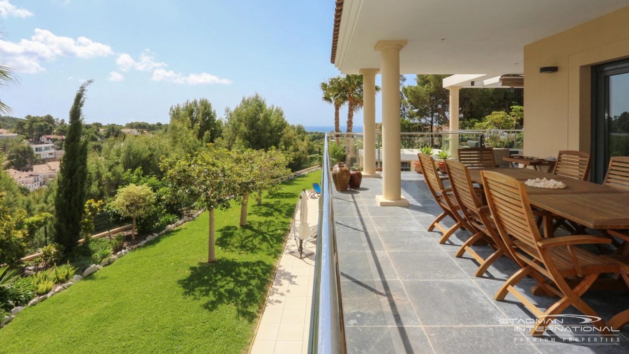 Kwaliteitsvolle Villa op een Ruim kavel met prachtig zicht in Altea La Vella