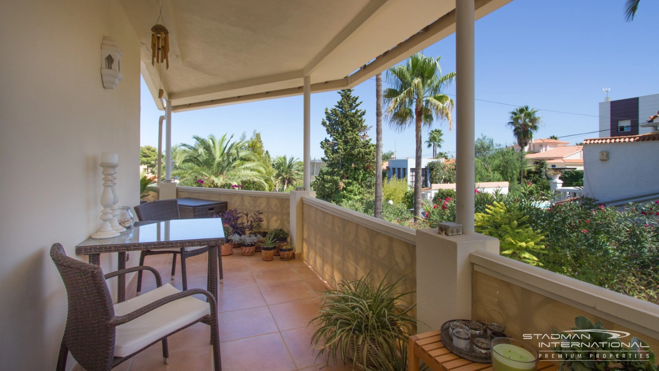 Villa con un Apartamento para Invitados en una Zona tranquila en la Nucia