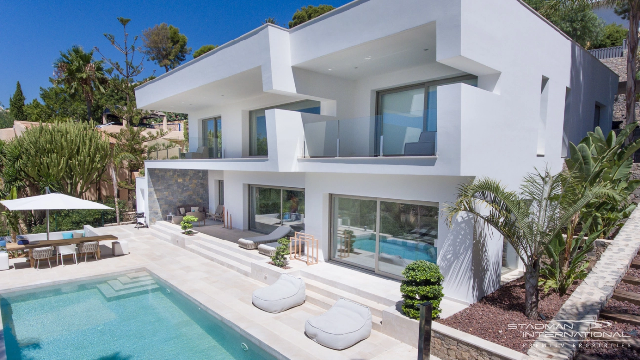 Beautiful Modern Villa Directly Overlooking Don Cayo Golf Course in Altea La Vella