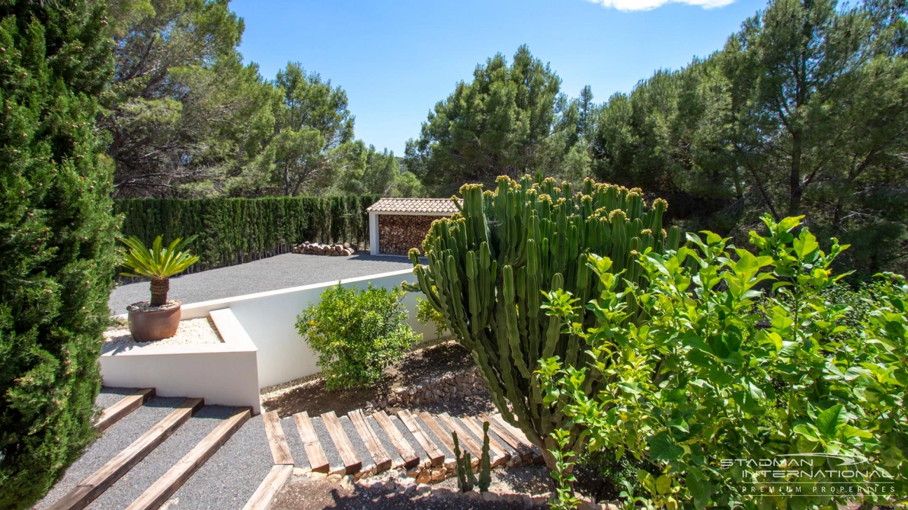 SOLGT---Unik Ibiza Style Villa På En Stor Tomt Med Full Privatliv
