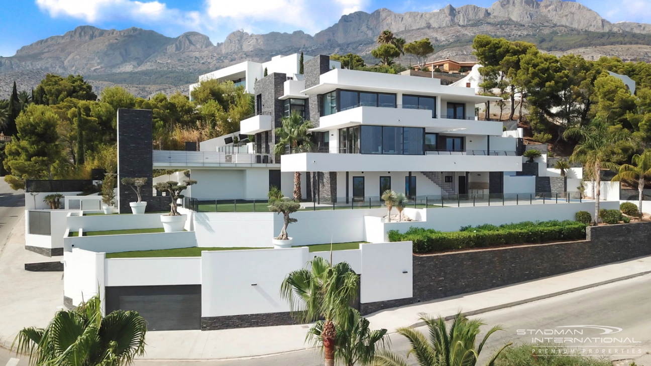 Modern Masterpiece on Don Cayo Golf with Spectacular Panoramic Views