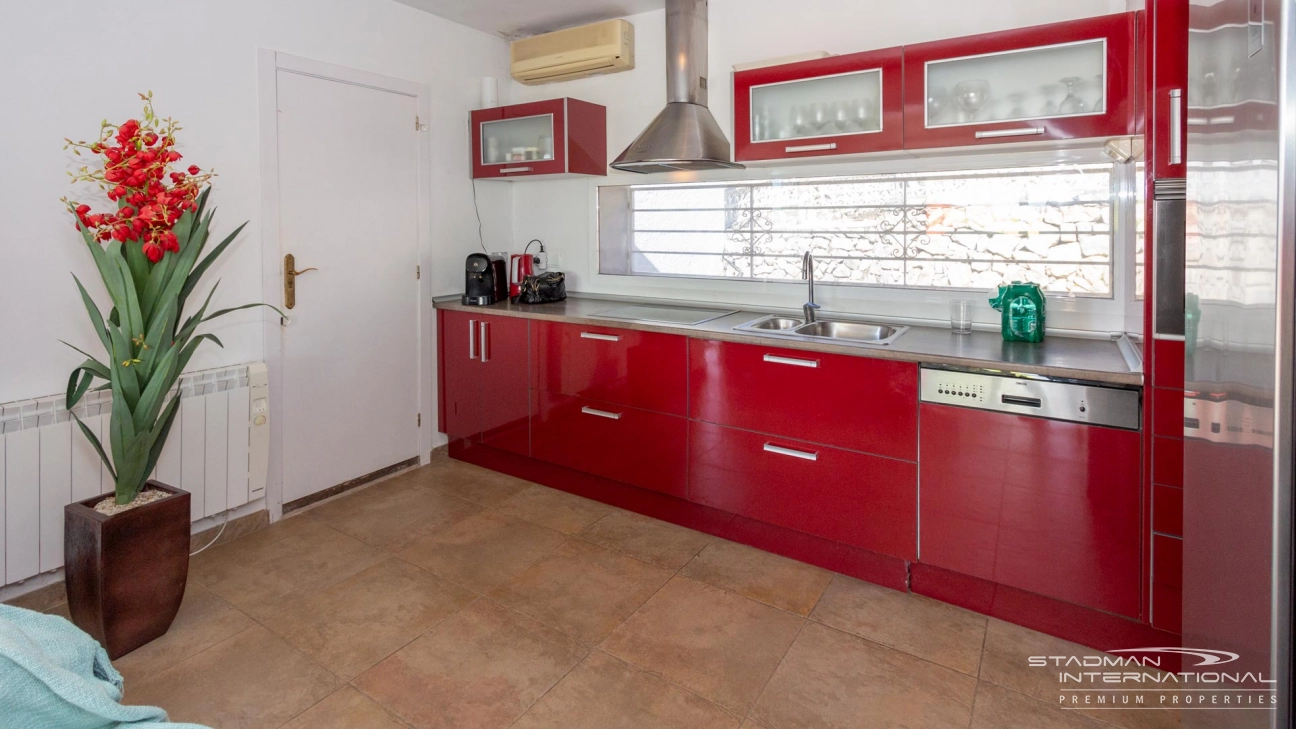 South Facing Villa with Indoor Pool in Altea La Vella
