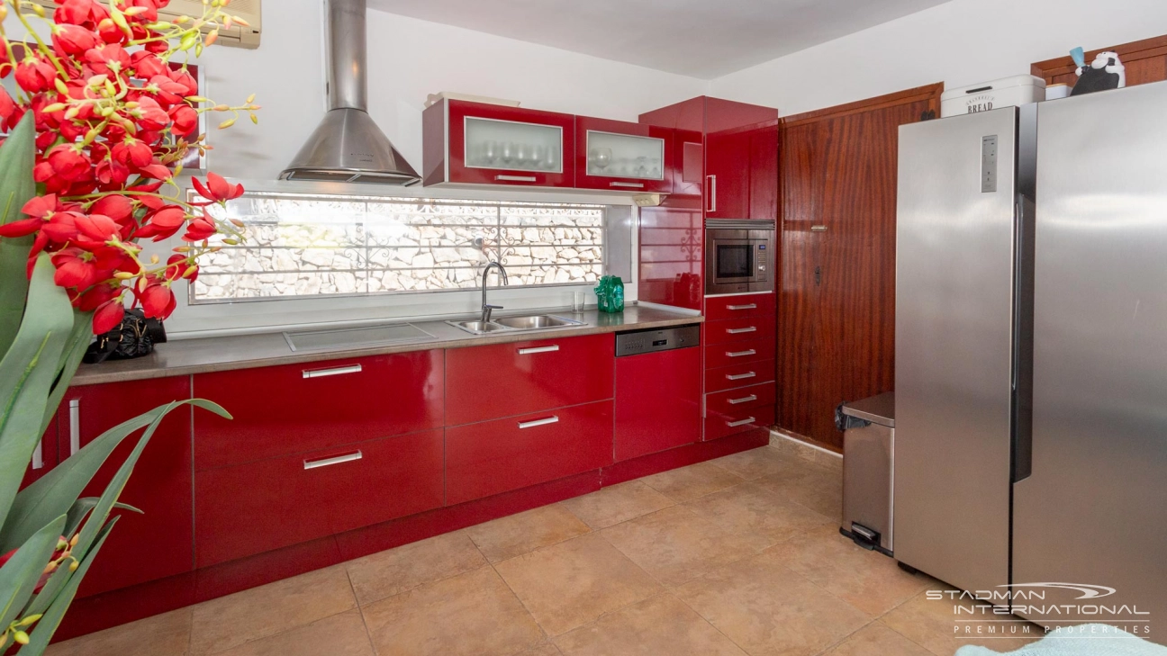 South Facing Villa with Indoor Pool in Altea La Vella
