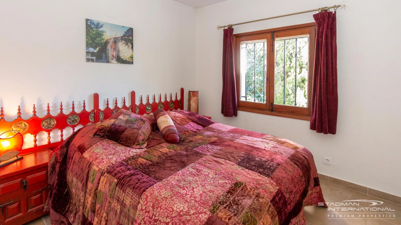 South Facing Villa with Indoor Pool in Altea La Vella
