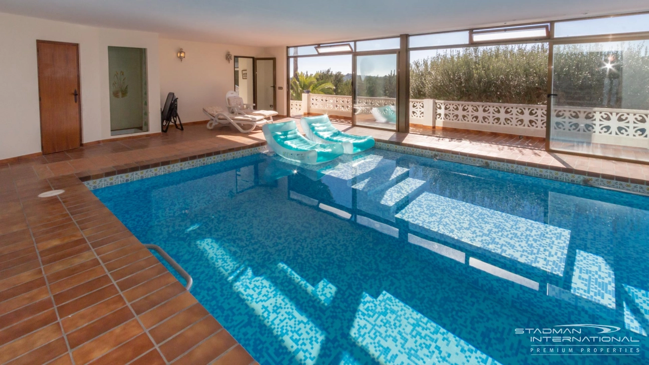 South Facing Villa with Indoor Pool in Altea La Vella
