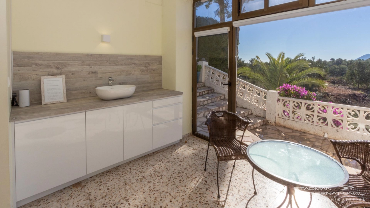 South Facing Villa with Indoor Pool in Altea La Vella
