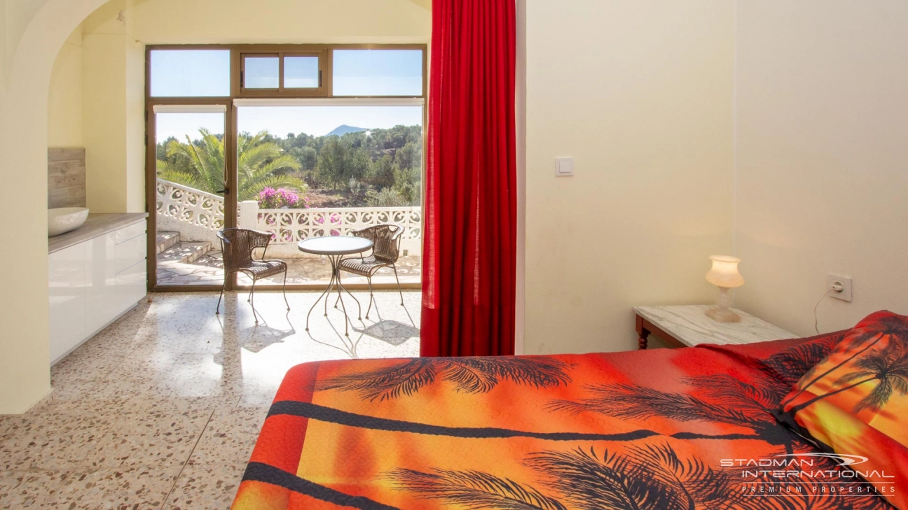 South Facing Villa with Indoor Pool in Altea La Vella
