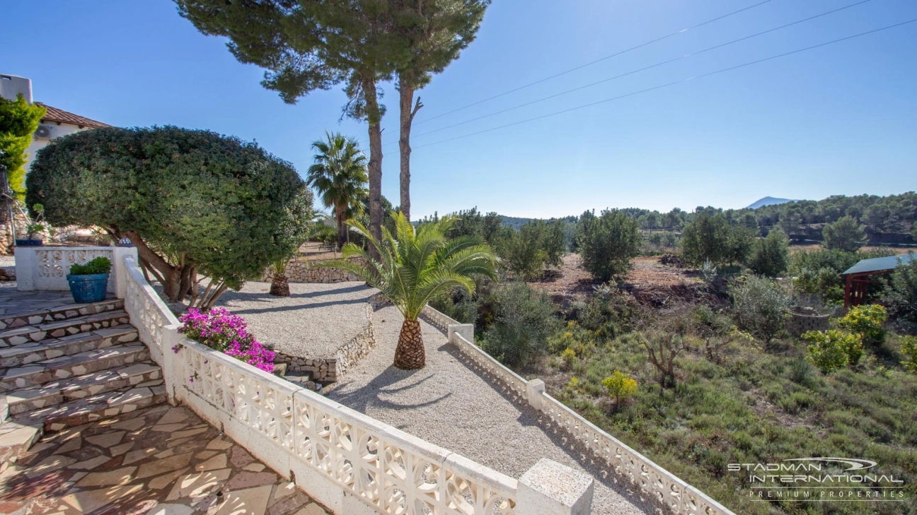 South Facing Villa with Indoor Pool in Altea La Vella
