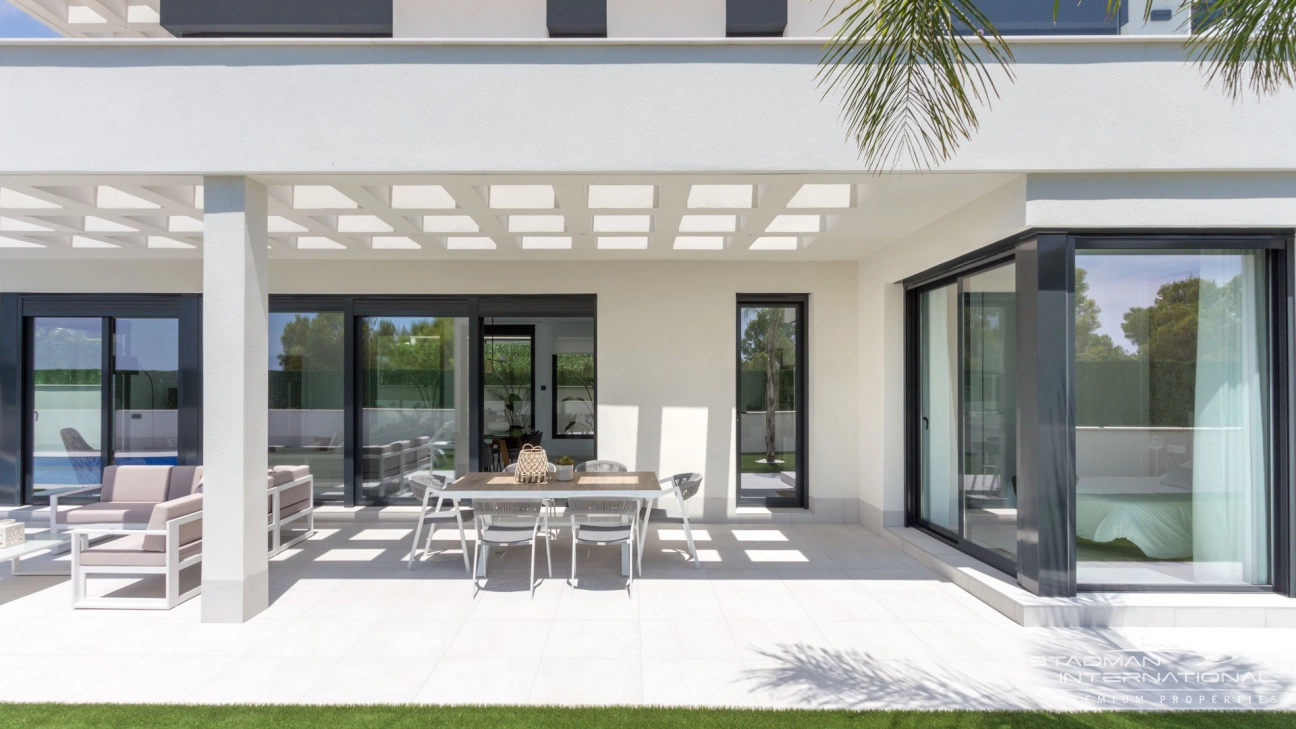 Moderne Luxe-Nieuwbouw villa met Zeezicht