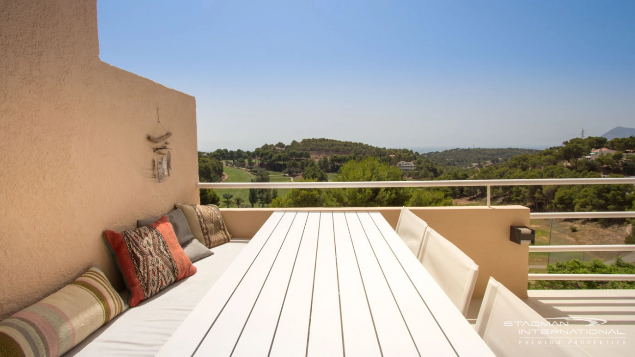 Ibiza-Style Duplex Apartment at the Altea Golf Club with Sea view