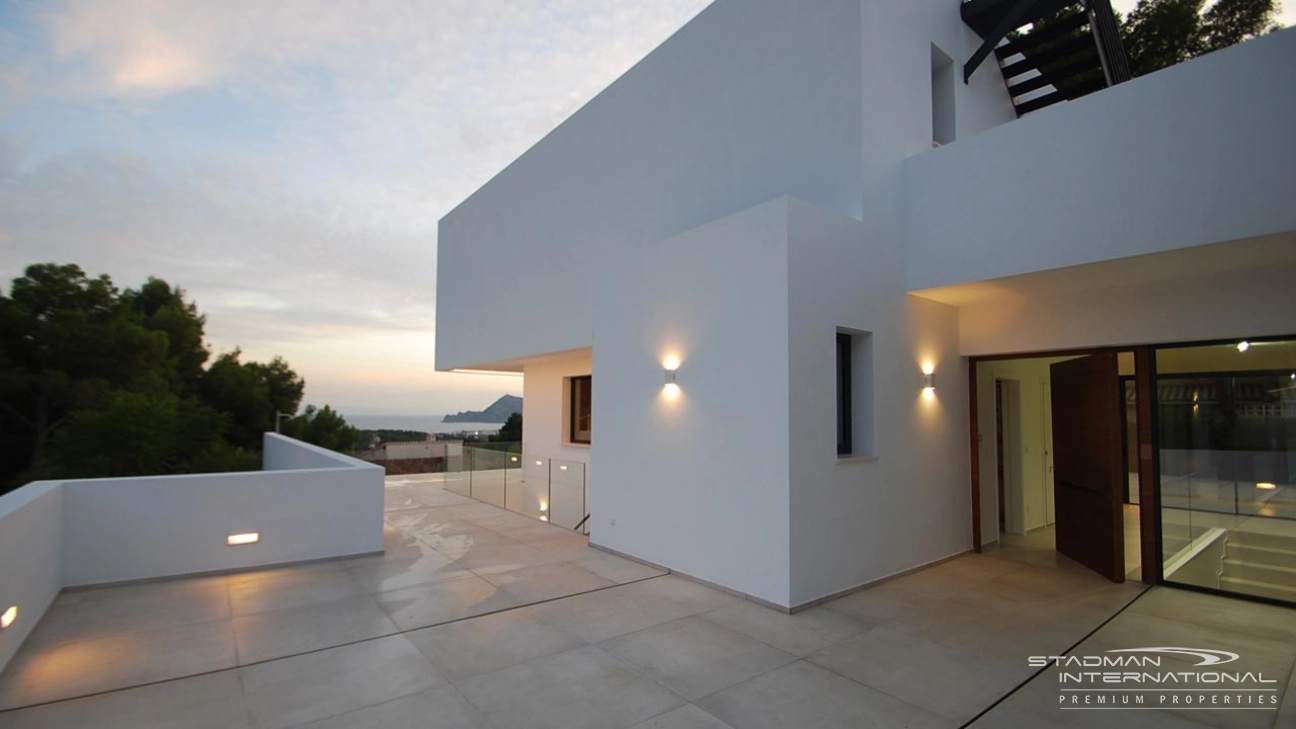 Schlüsselfertige moderne Villa in der Nähe des Golfplatzes in Altea La Vella