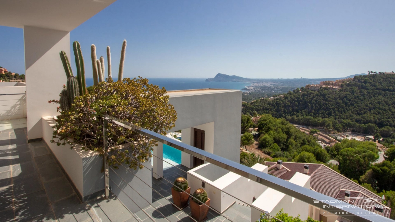 Villa Moderna en Altea Hills con Impresionantes Vistas al Mar