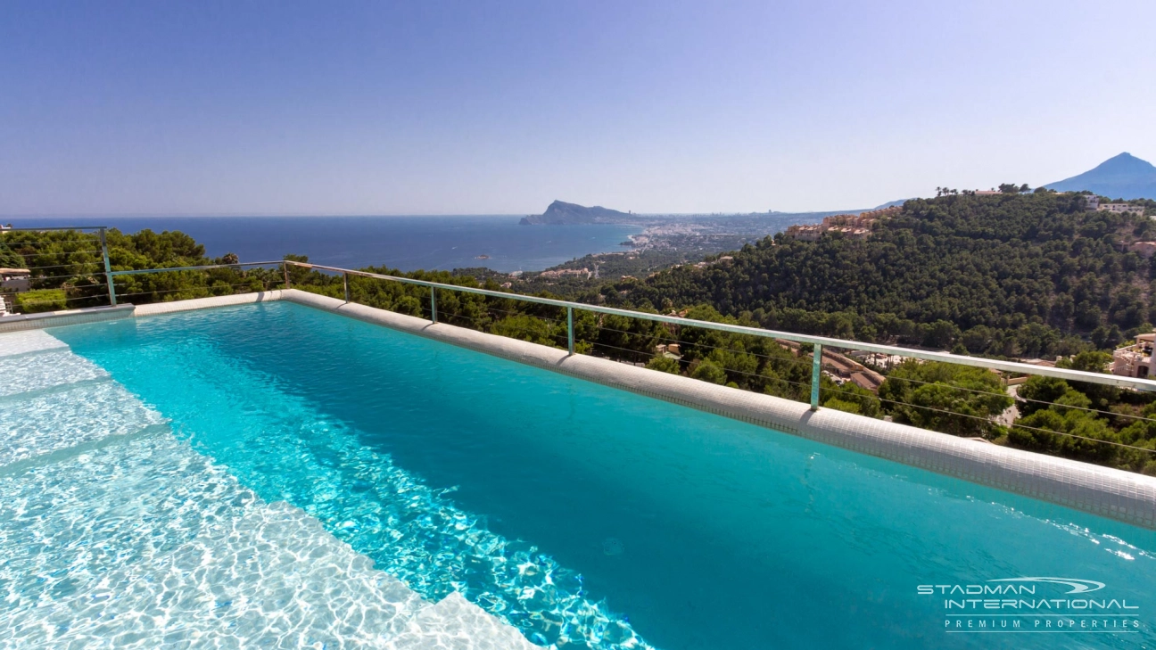 Modern Villa in Altea Hills with Fabulous Sea Views 
