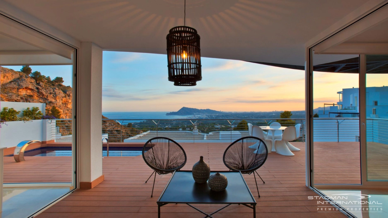 Neu gebaute Villa in der Sierra de Altea mit wunderschönem Meerblick