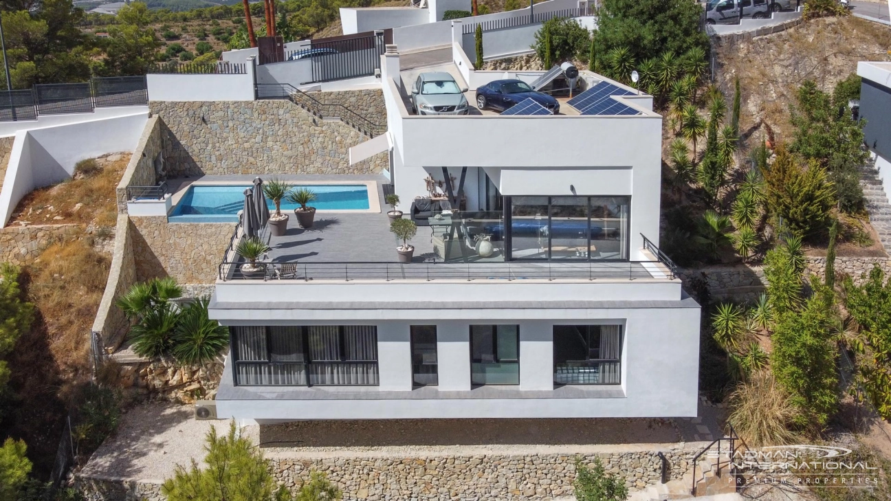 Moderne Villa mit Meer- und Bergblick in Altea La Vella