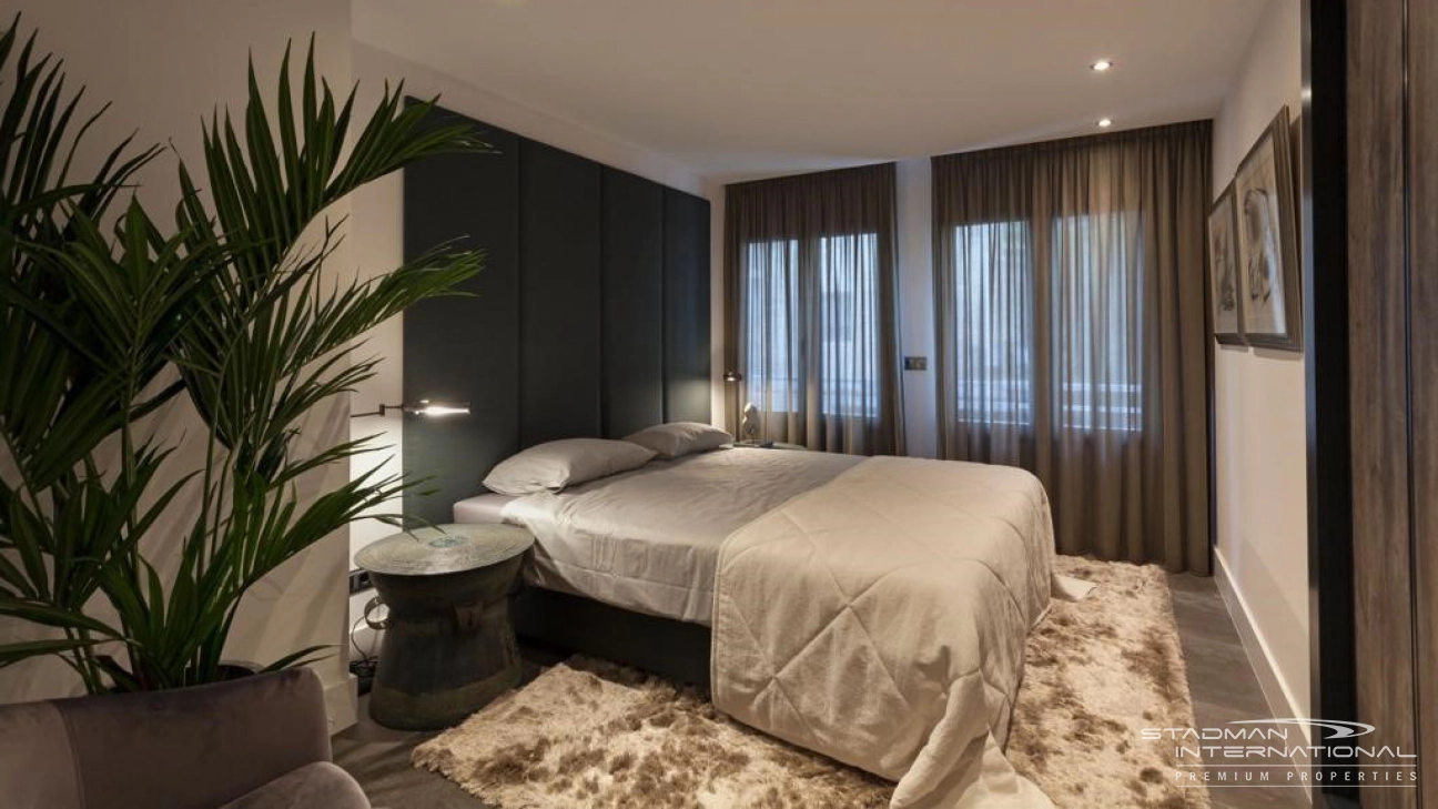 VERKOCHT---Luxueus Eerstelijns Appartement op de Boulevard van Altea