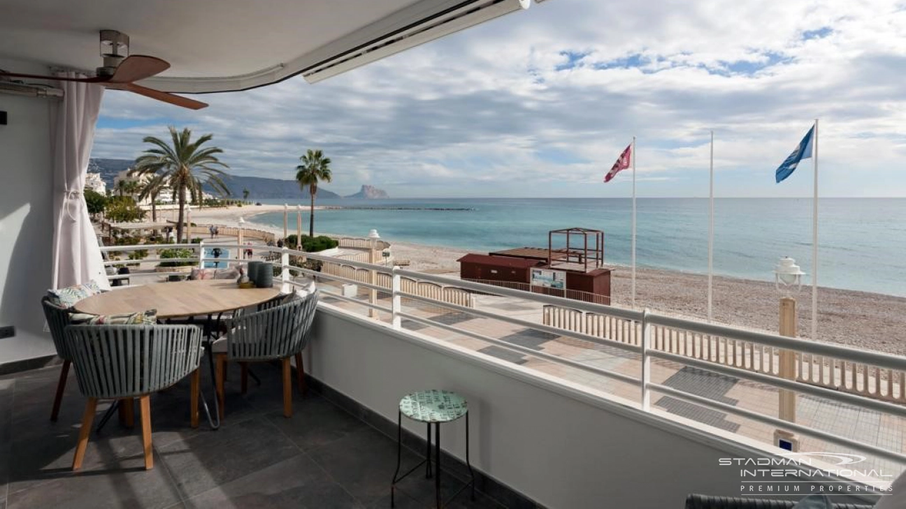 VERKOCHT---Luxueus Eerstelijns Appartement op de Boulevard van Altea