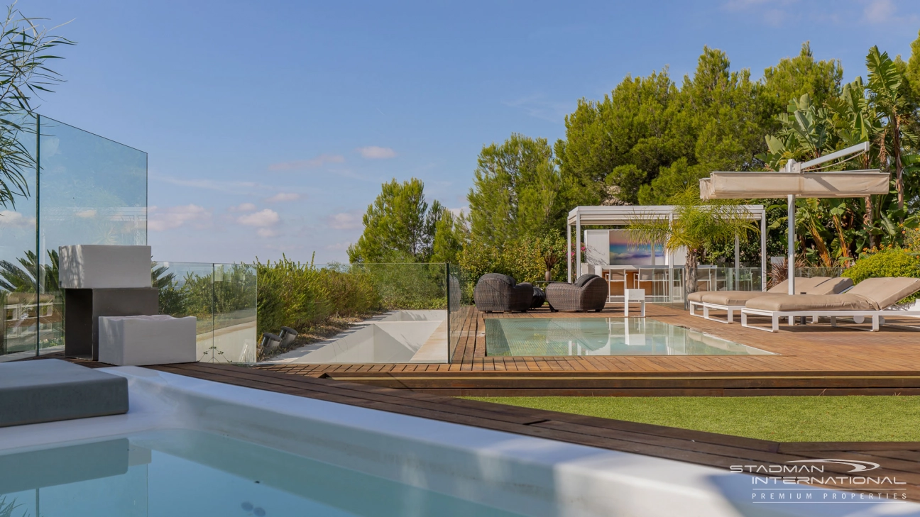 Modern Villa on One Level with Sea Views in Altea La Vella