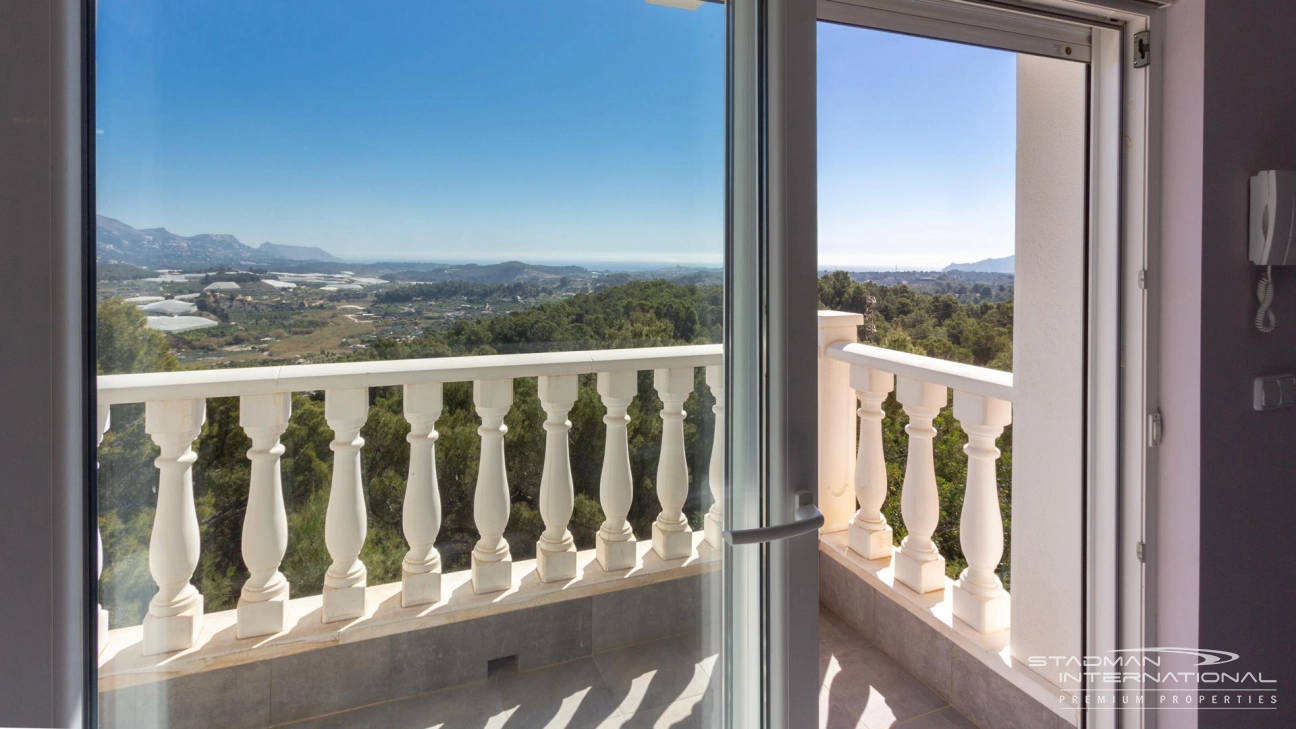 Villa op een Groot domein met Prachtig Uitzicht in La Nucia