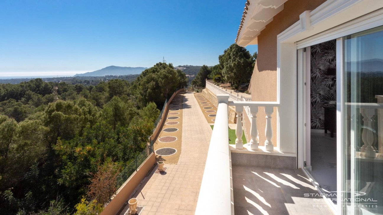 Villa sur un Grand Domaine avec Superbes Vues à La Nucía