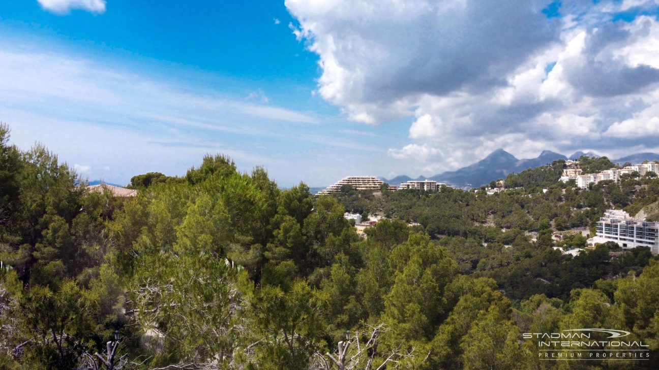 Building Plot with Panoramic Views in Altea Hills