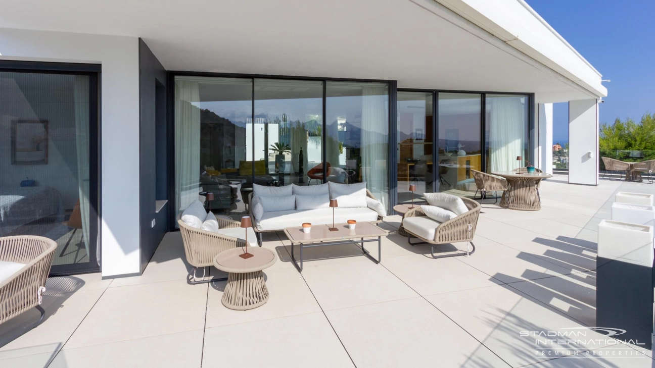 Ruime Moderne Villa met Zeezicht in Altea Hills