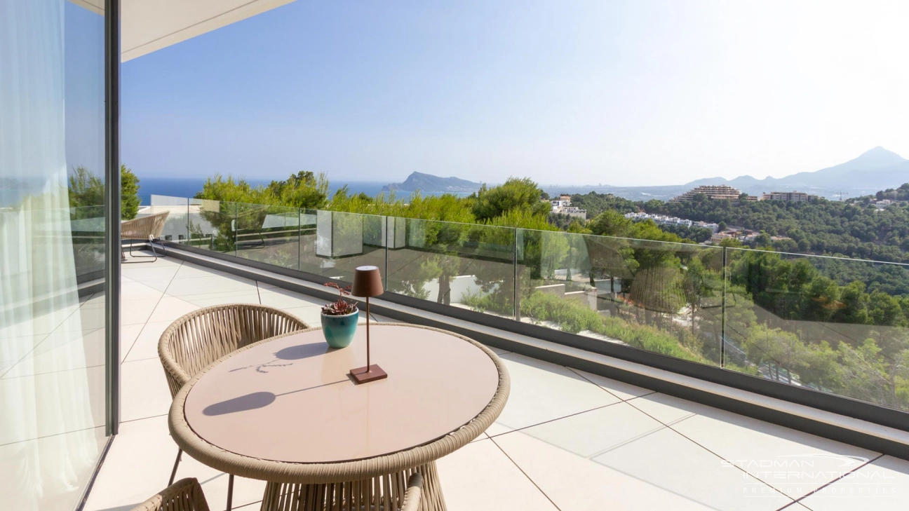 Ruime Moderne Villa met Zeezicht in Altea Hills