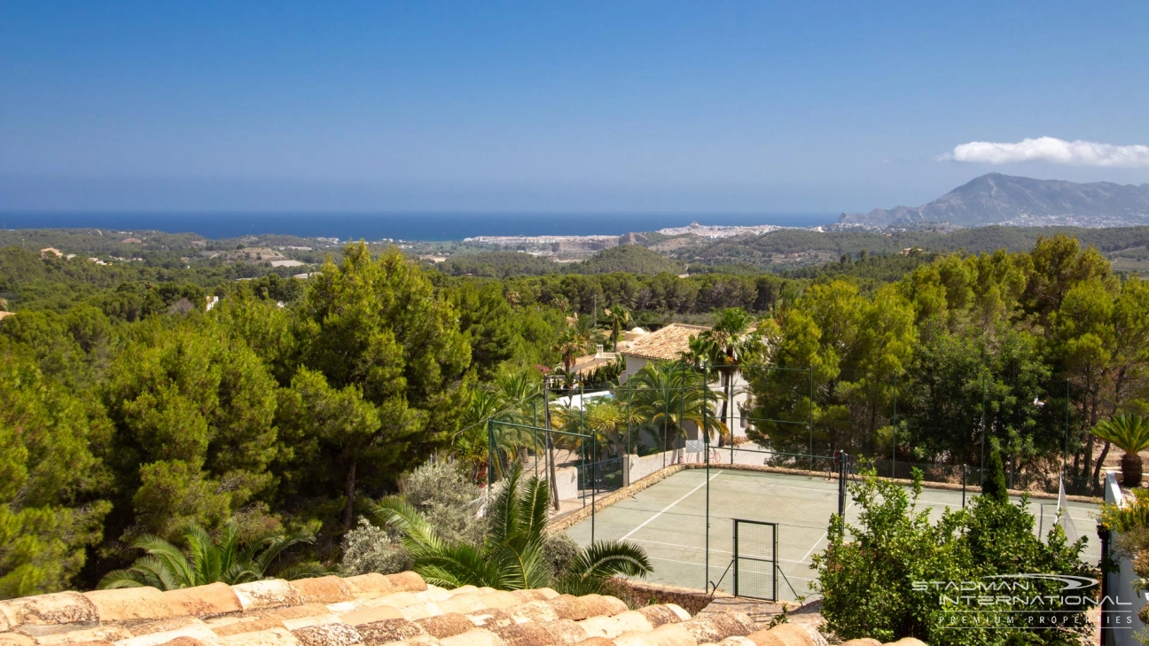 Well Maintained Villa with Sea Views and Tennis Court