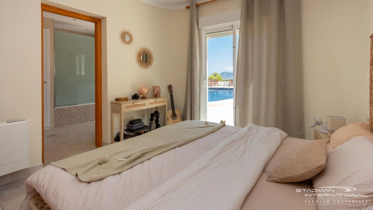 Well Maintained Villa with Sea Views and Tennis Court