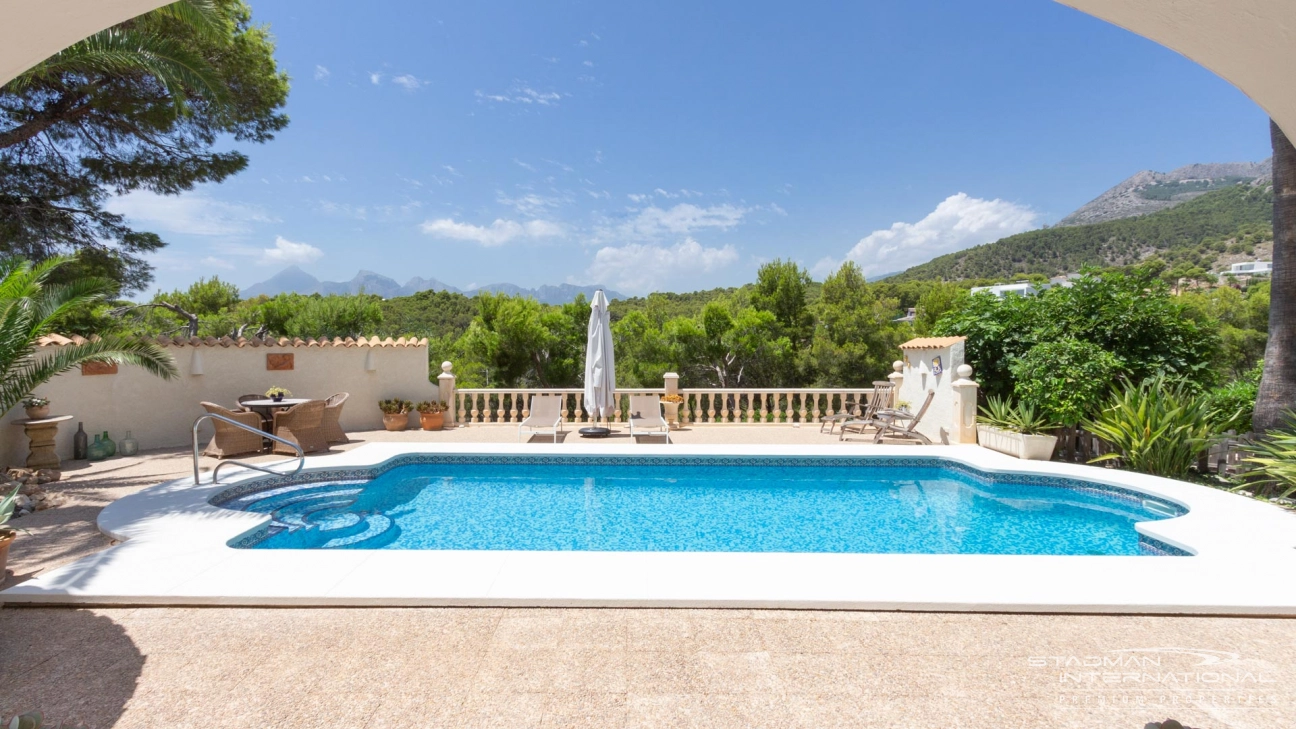Villa Parfaitement Entretenue Avec Vue Panoramique sur les Montagnes