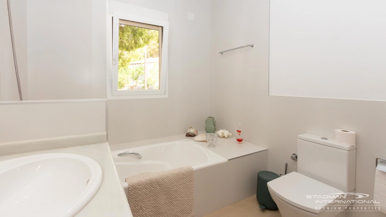 Elegant Villa with Open Views and Privacy in Altea La Vella