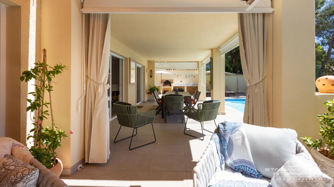 Elegant Villa with Open Views and Privacy in Altea La Vella