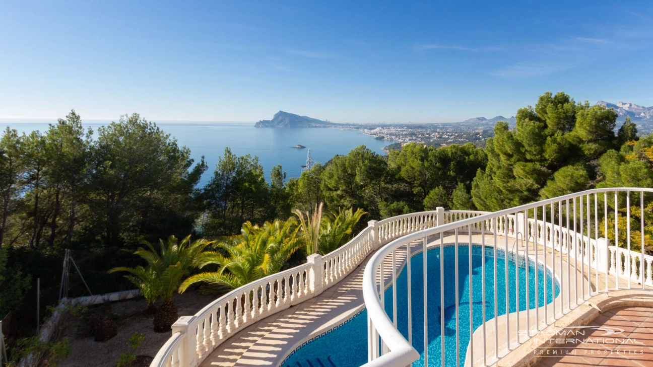 Villa med Fantastisk Havutsikt i Altea Hills 