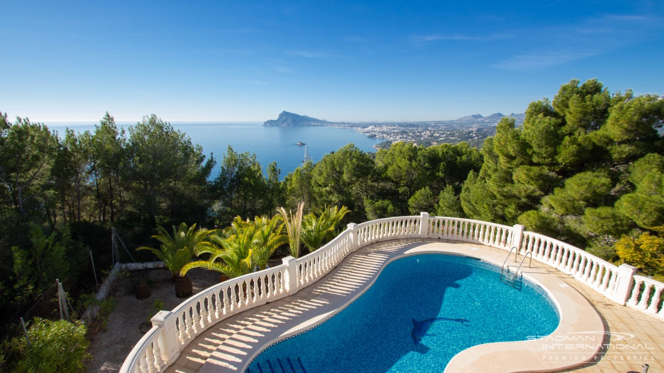 Villa med Fantastisk Havutsikt i Altea Hills 