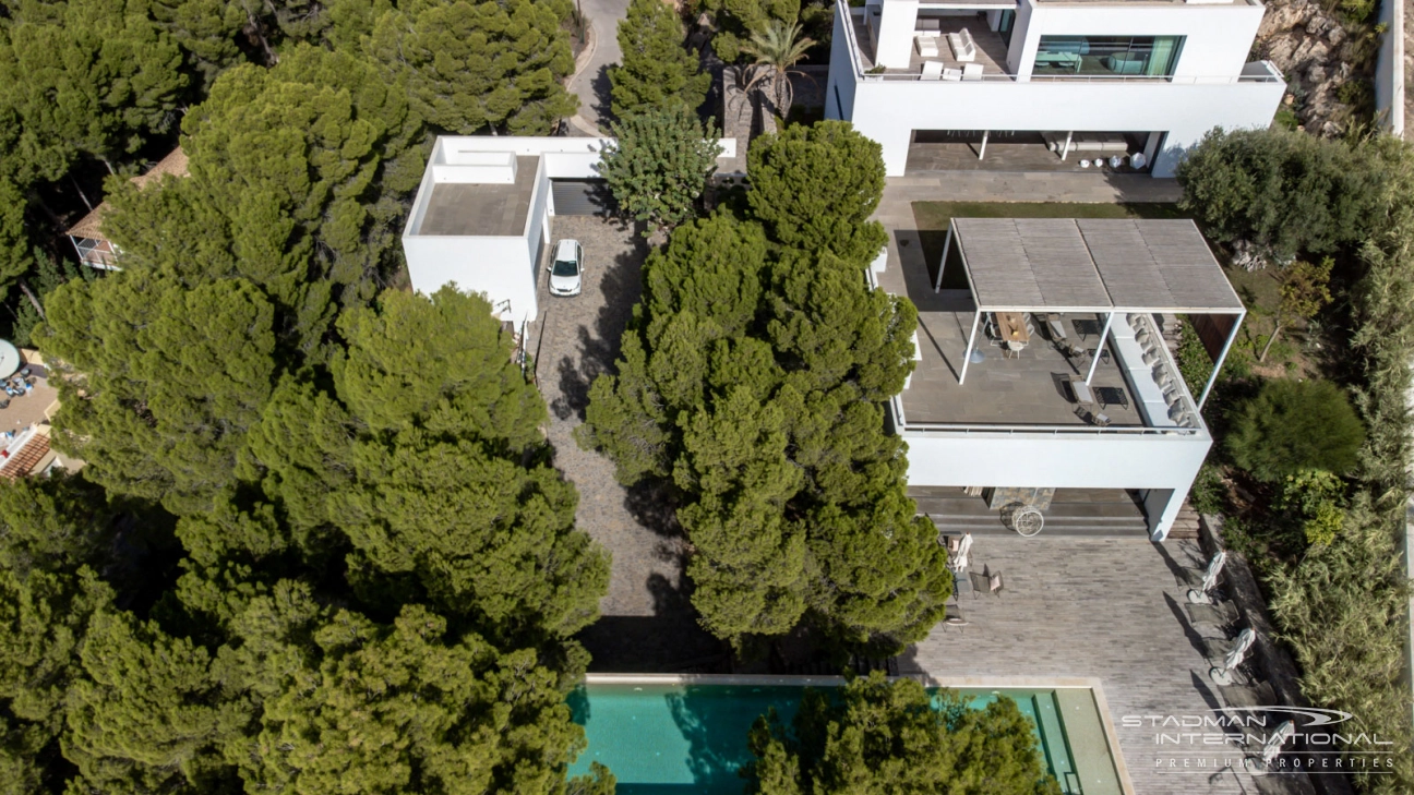 Eksepsjonell Villa med Vakker Panoramautsikt og Fullt Privatliv