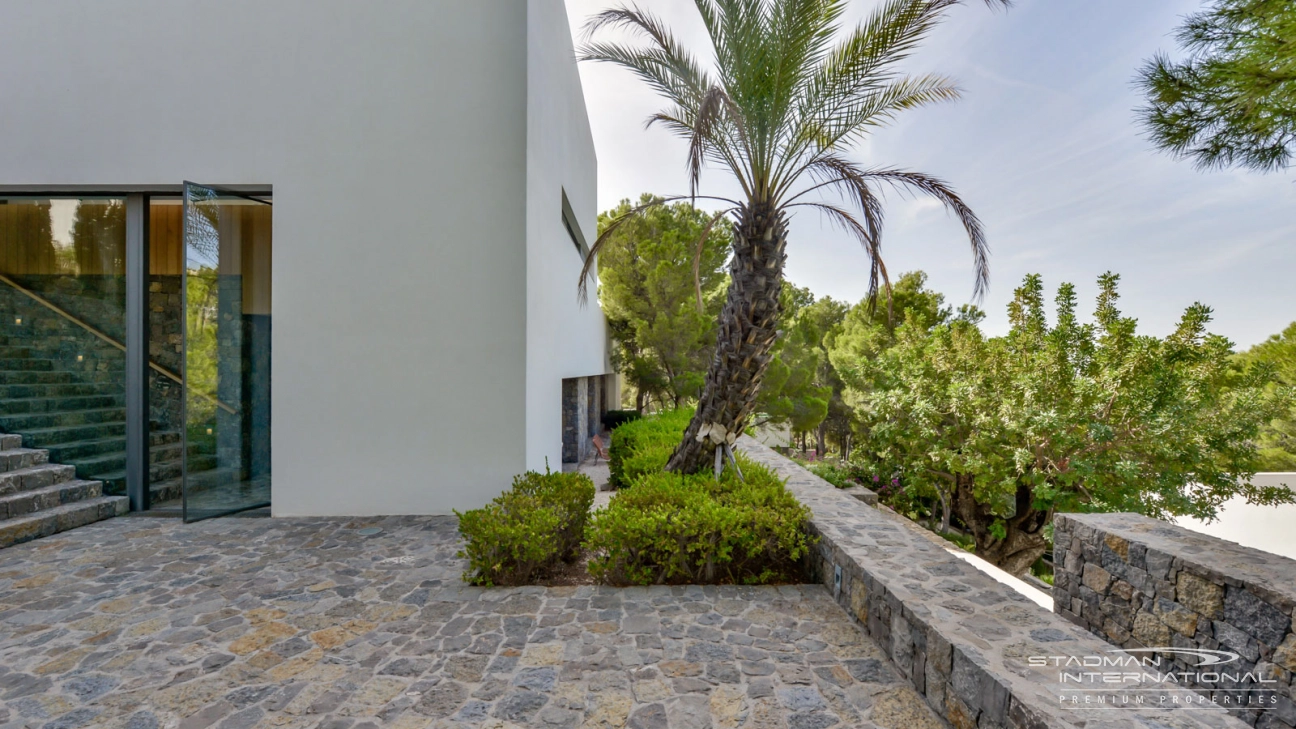 Exceptional Villa with Beautiful Panoramic View and Full Privacy 