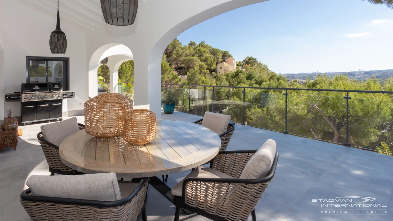 Wunderschöne Villa im Ibiza-Stil in einer ruhigen Straße in der Nähe von Altea La Vella