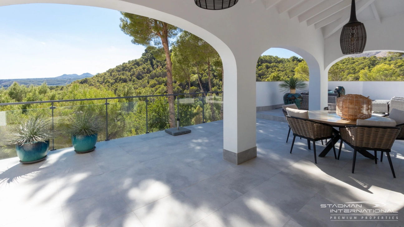 Wunderschöne Villa im Ibiza-Stil in einer ruhigen Straße in der Nähe von Altea La Vella