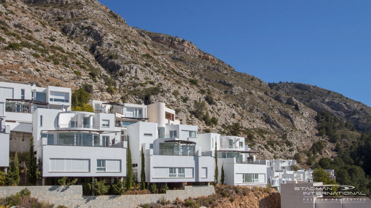 Villa Moderne avec Vue Spectaculaire sur la Baie d'Altea