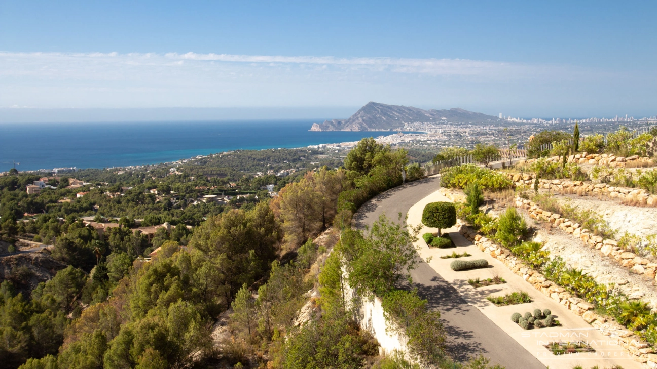 Moderne Villa mit spektakulärem Blick auf die Bucht von Altea