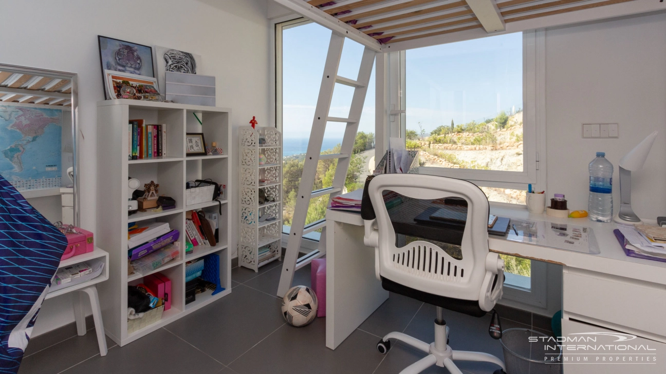 Villa Moderne avec Vue Spectaculaire sur la Baie d'Altea