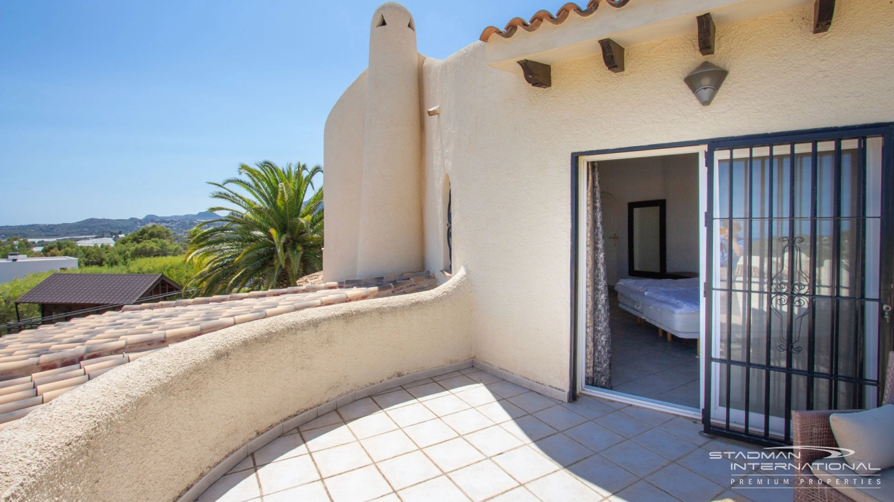 Hermosa villa en una gran parcela plana en esquina con vistas al mar