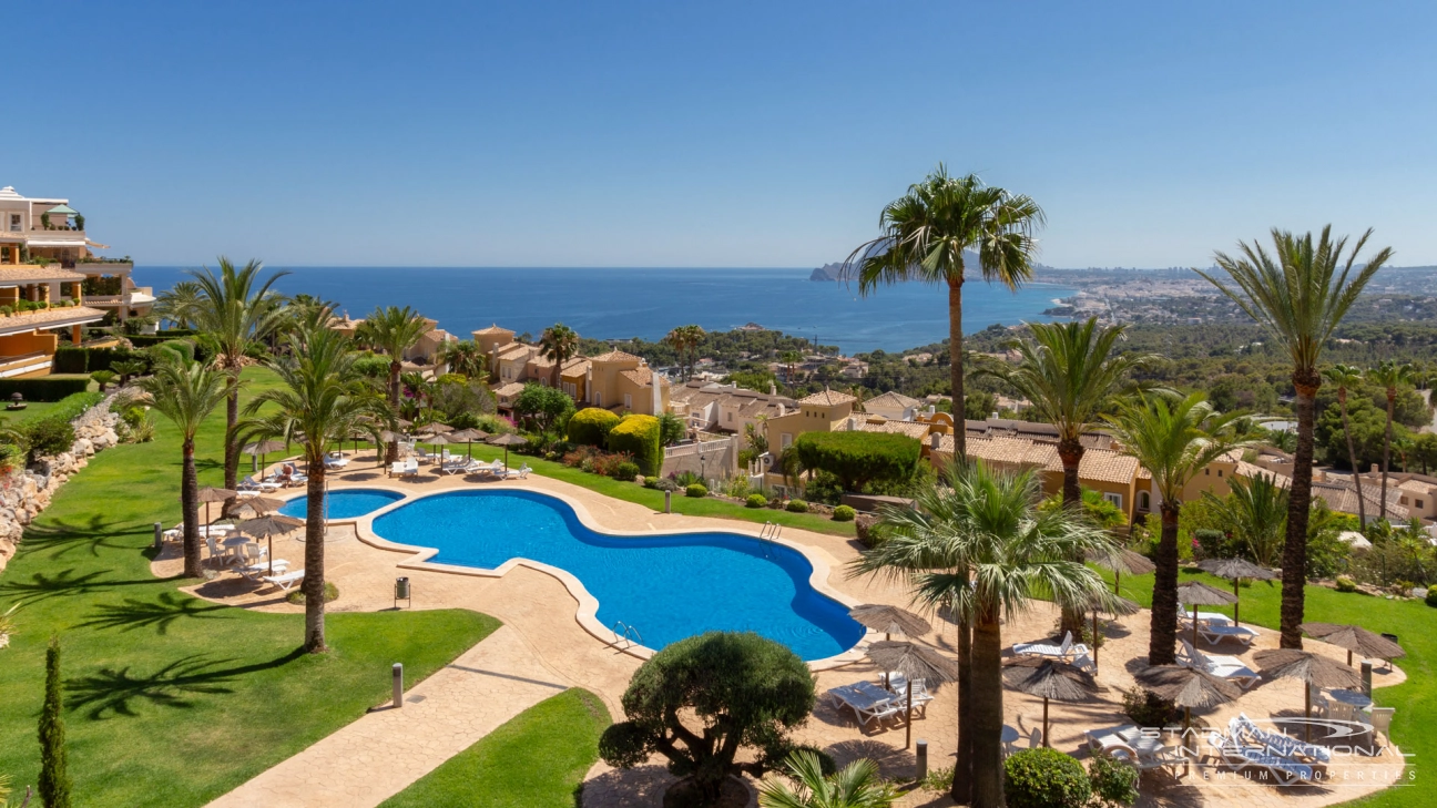 Ruim Duplex Penthouse met Prachtig Zeezicht in Altea Hills