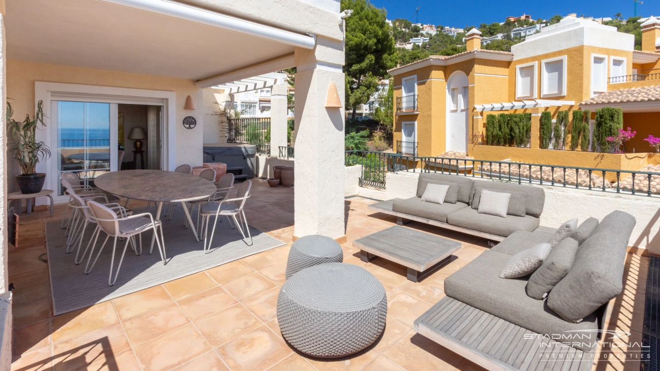 Ruim Duplex Penthouse met Prachtig Zeezicht in Altea Hills