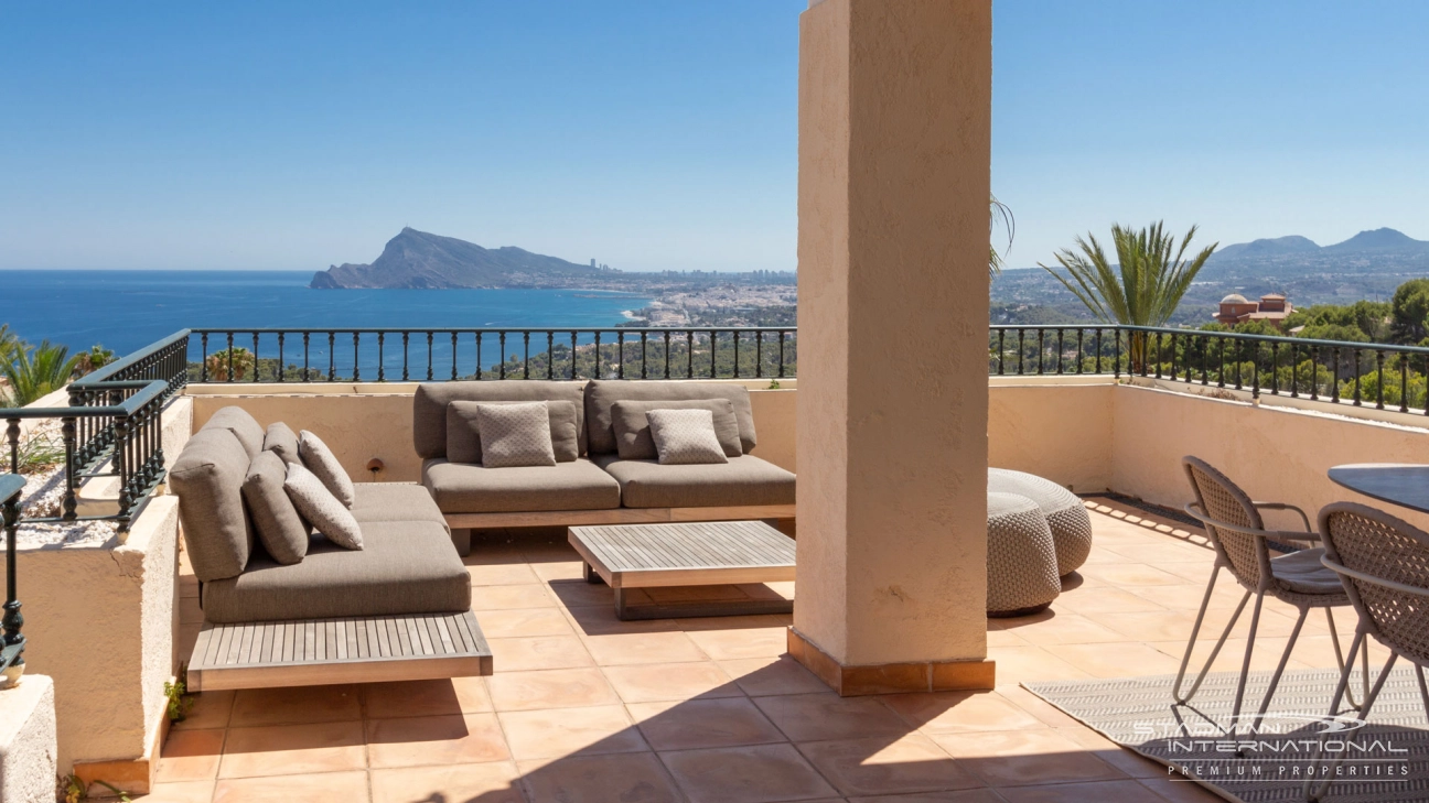 Ruim Duplex Penthouse met Prachtig Zeezicht in Altea Hills