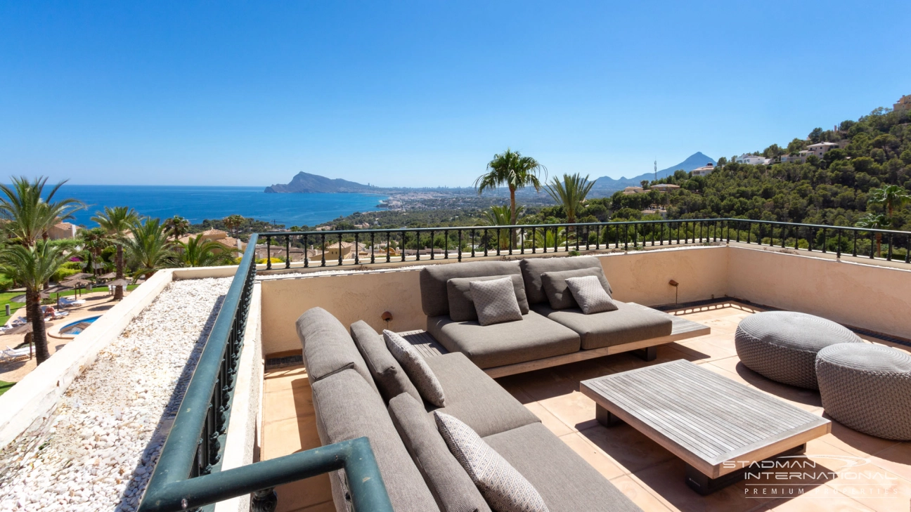 Ruim Duplex Penthouse met Prachtig Zeezicht in Altea Hills