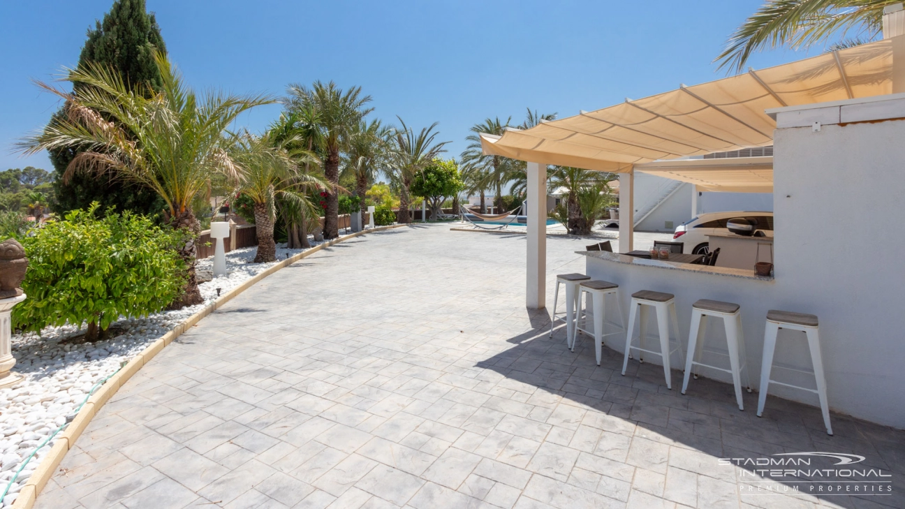 Beautifully Renovated Single Level Villa with Sea Views