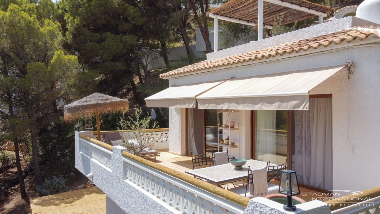 Villa Rénovée Vue Mer Méditerranée avec Appartement d'Invités 